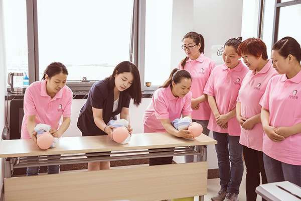 育嬰師要為孩子做什么?